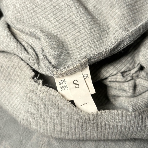 Y2K Cropped Woman’s Tank Top - Picture 3 of 3